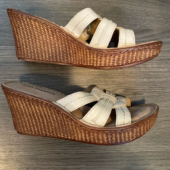 Hush Puppies Wedge Sandals- NWOT - Picture 1 of 4